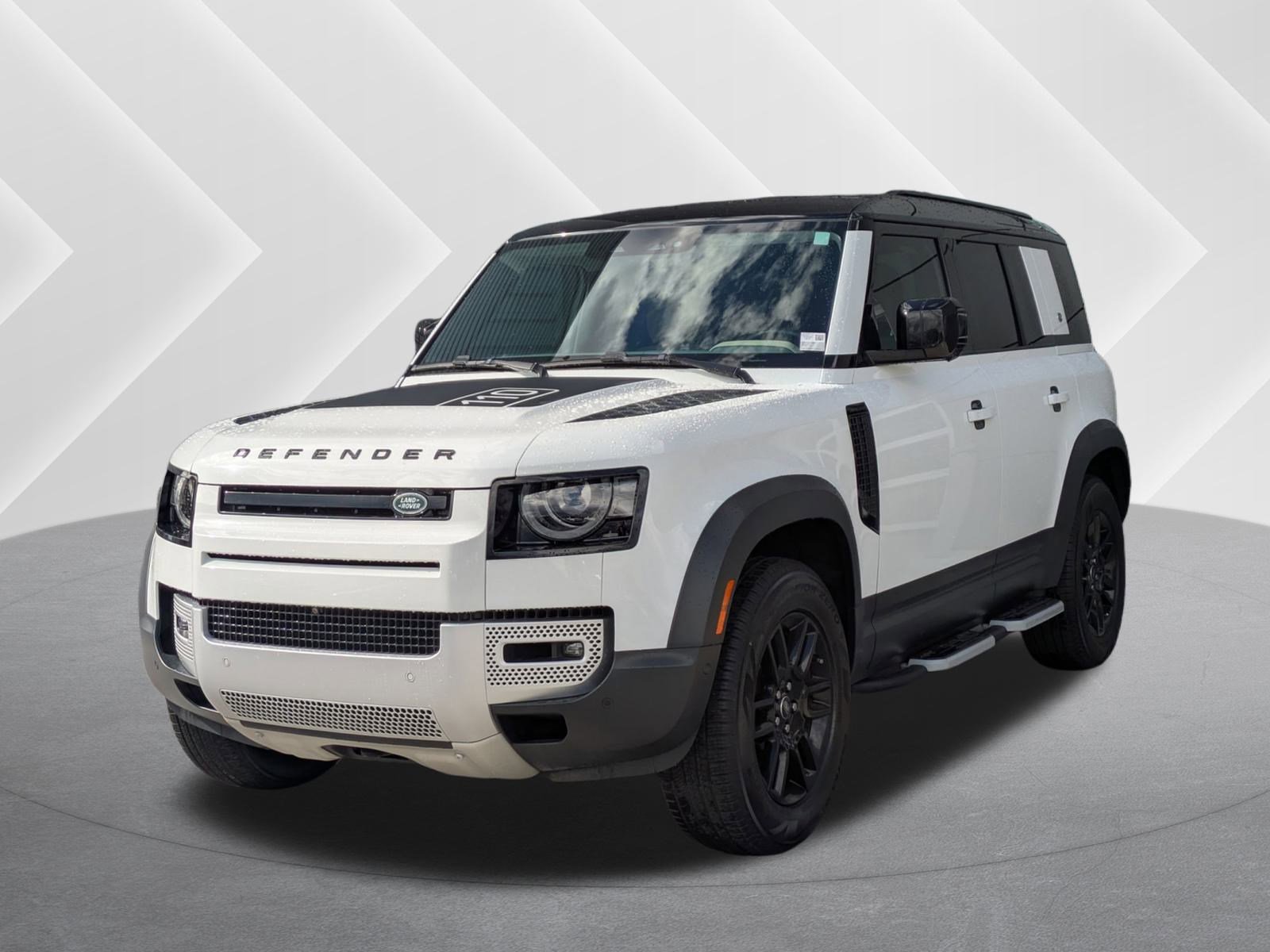 2023 Land Rover Defender S's photo