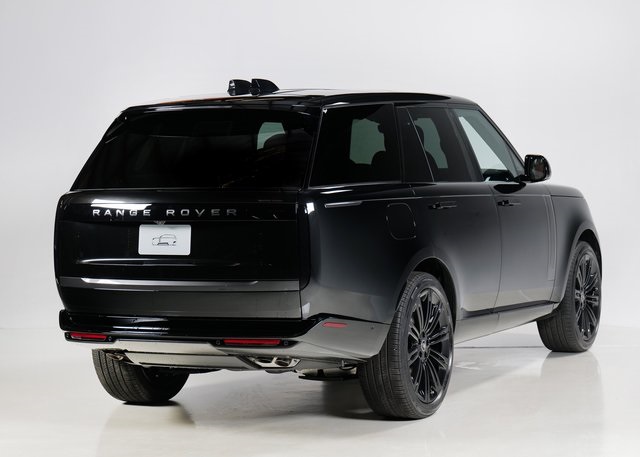 2025 Land Rover Range Rover SE photo 2