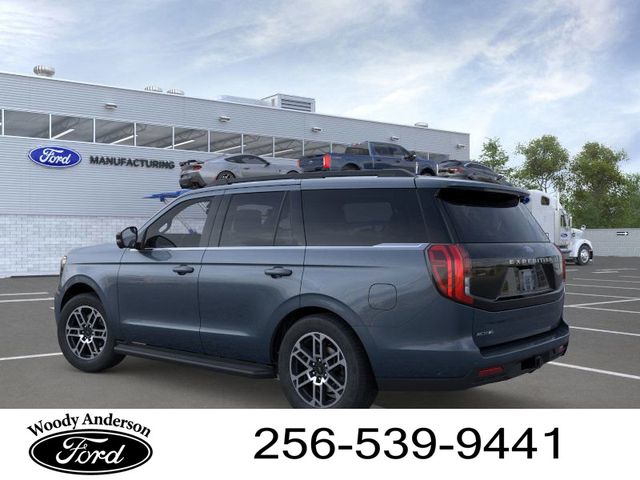 2025 Ford Expedition photo 2