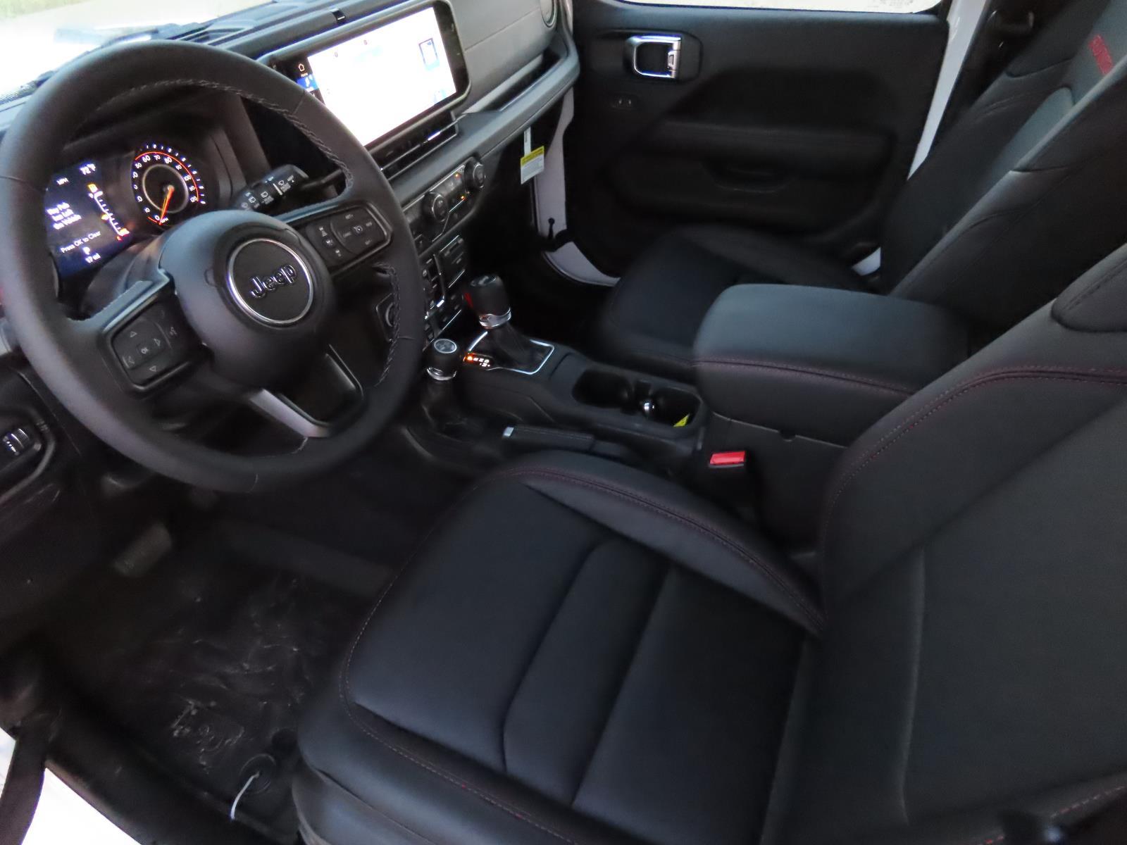 2025 Jeep Wrangler Rubicon X photo 11