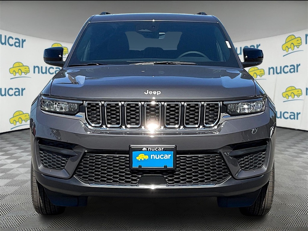 2025 Jeep Grand Cherokee Laredo X photo 2