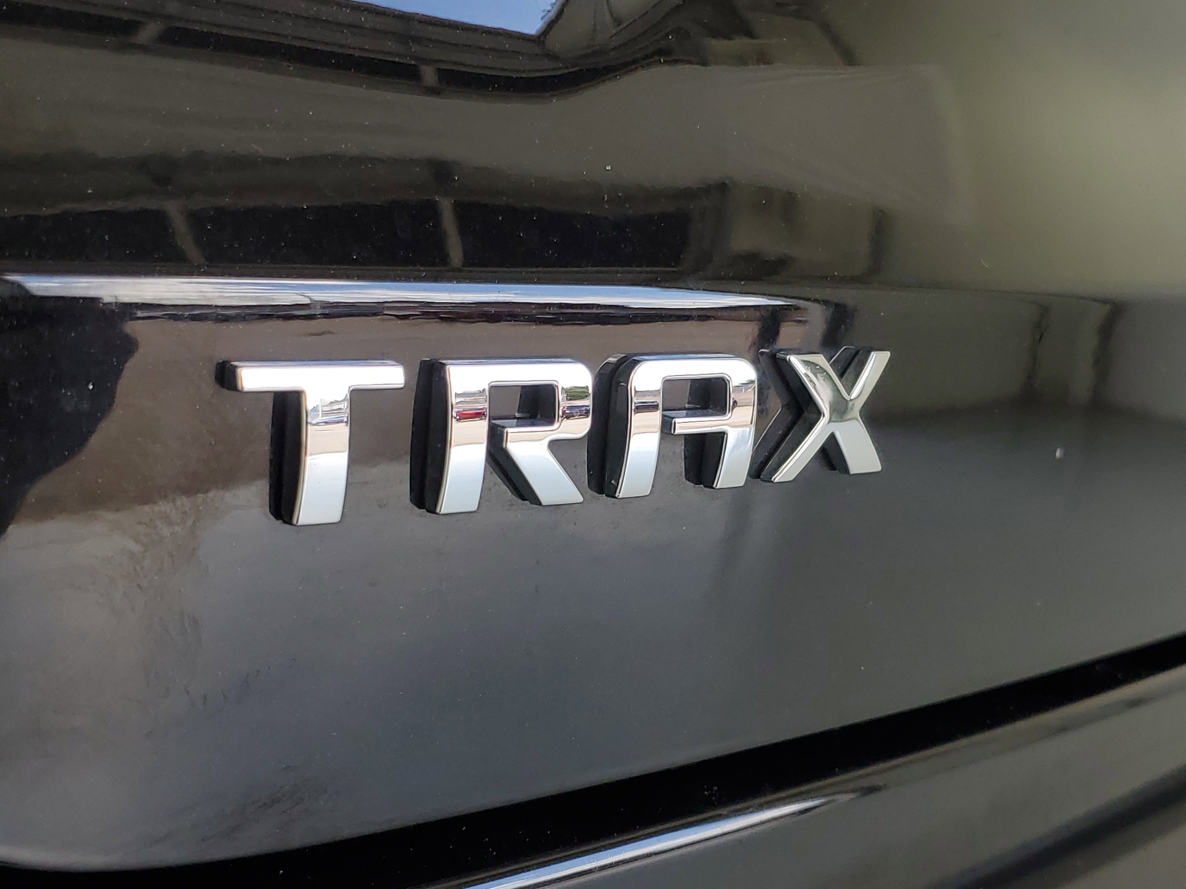 2025 Chevrolet Trax LS photo 2