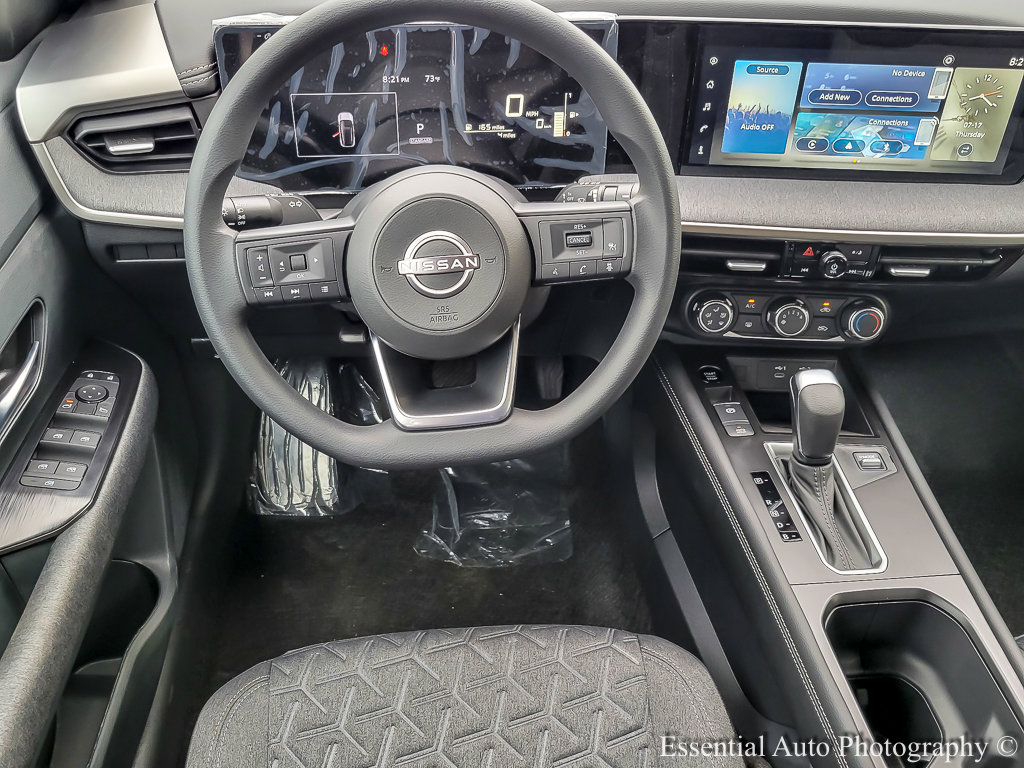 2025 Nissan Kicks SV photo 9
