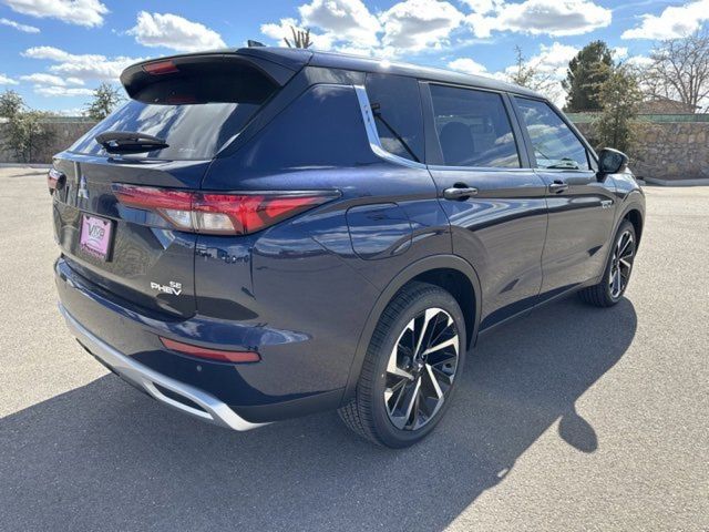 2024 Mitsubishi Outlander PHEV SE photo 5