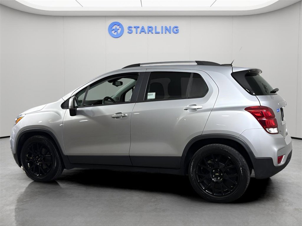 2022 Chevrolet Trax LT photo 2