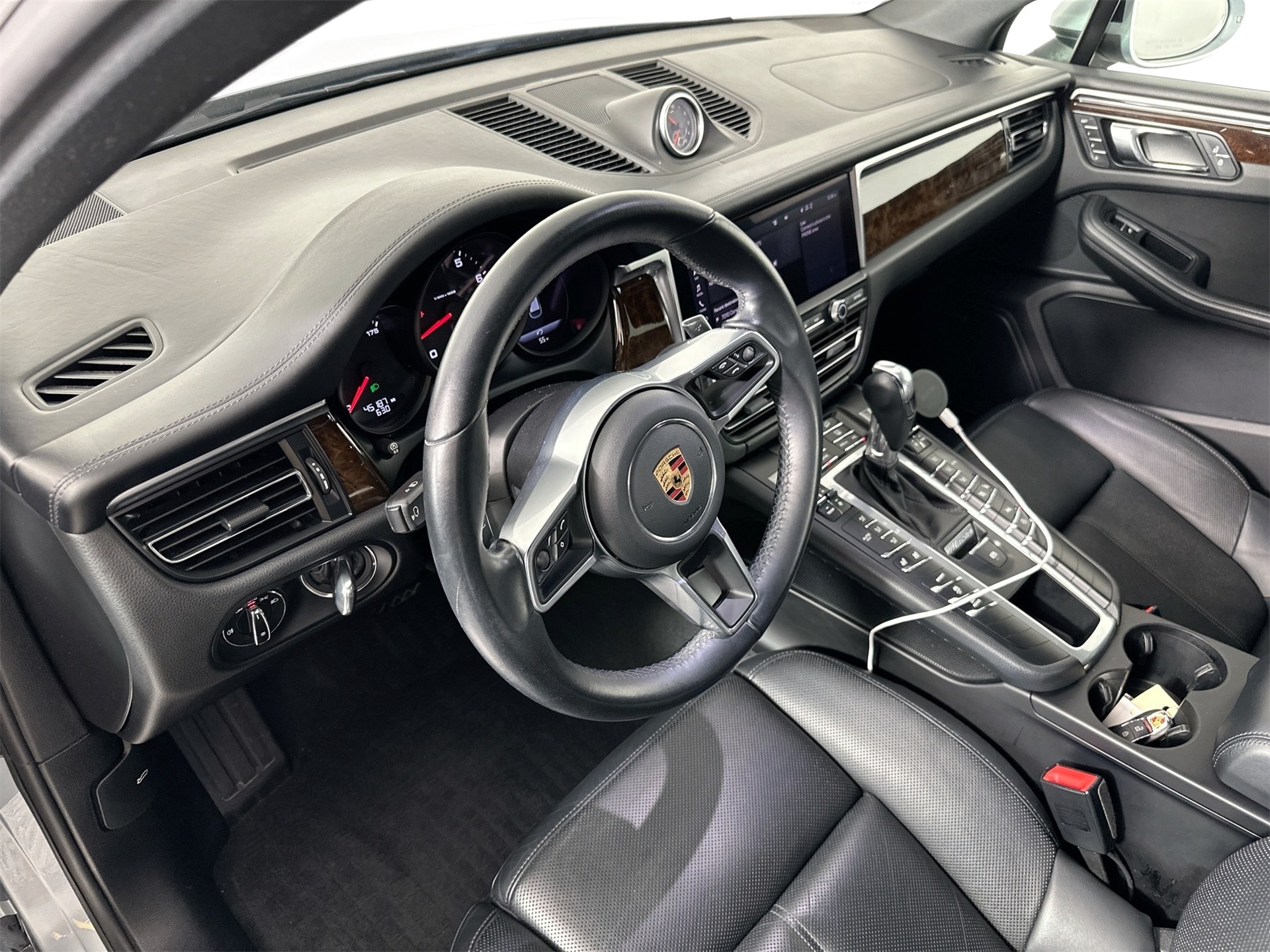 2020 Porsche Macan Base photo 4