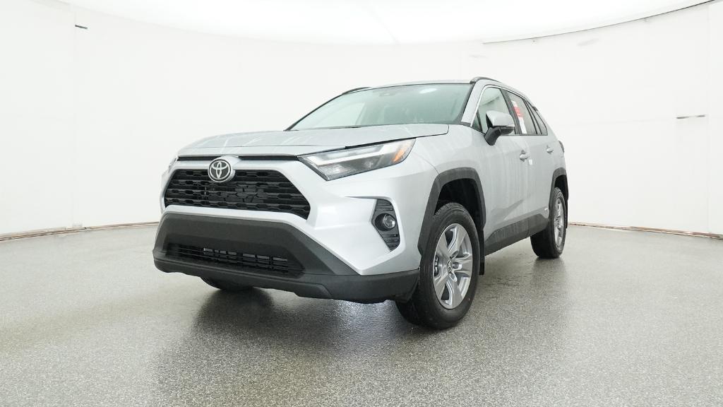 2025 Toyota RAV4 Hybrid XLE photo 4
