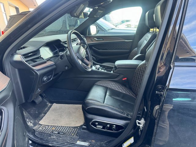 2023 Jeep Grand Cherokee L Summit photo 3