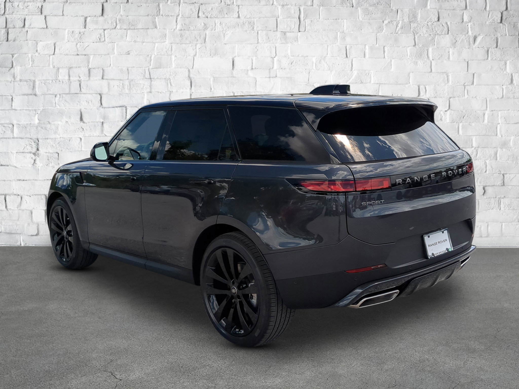 2025 Land Rover Range Rover Sport SE photo 3