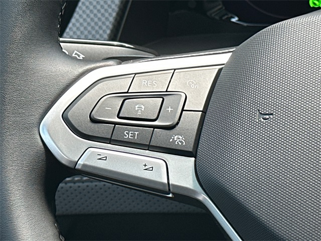 2025 Volkswagen Atlas SE Technology Peak Edition photo 25