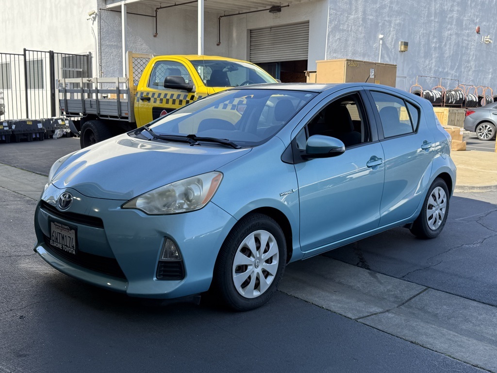 2012 Toyota Prius C Two photo 3