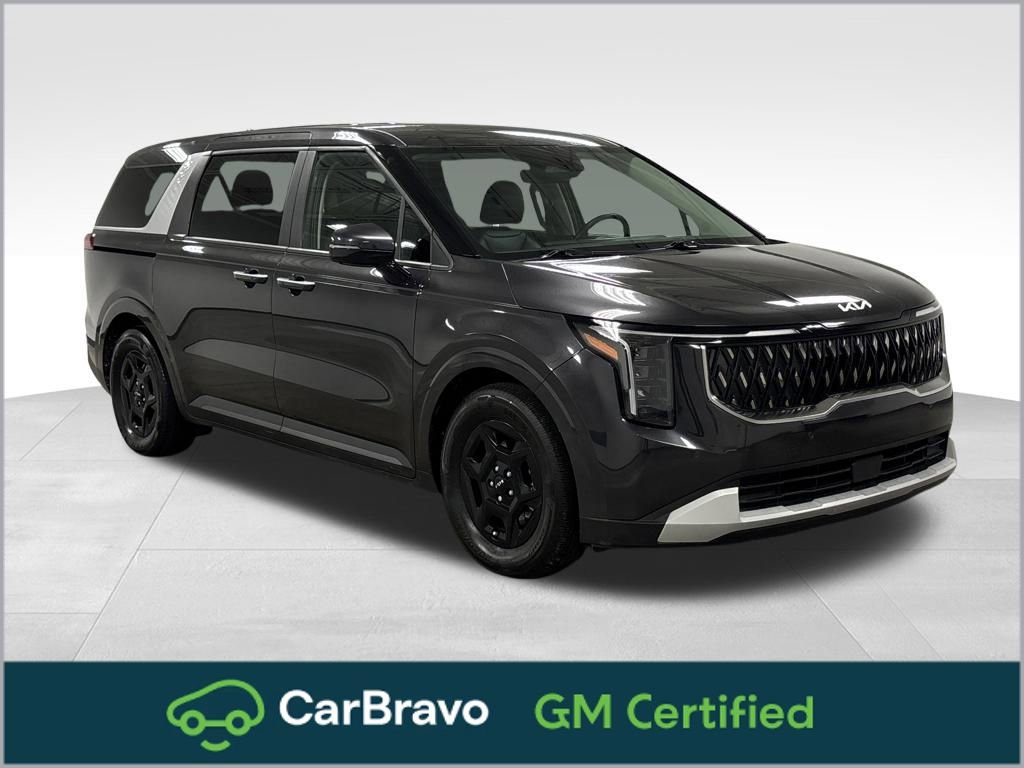 2025 Kia Carnival LXS's photo