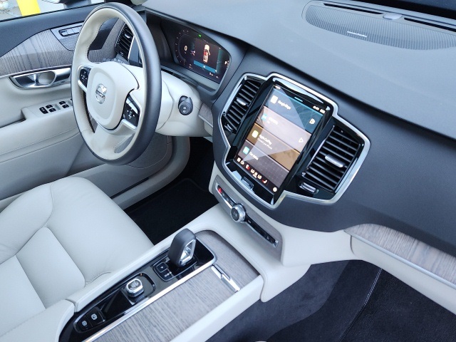2024 Volvo XC90 Plus photo 21