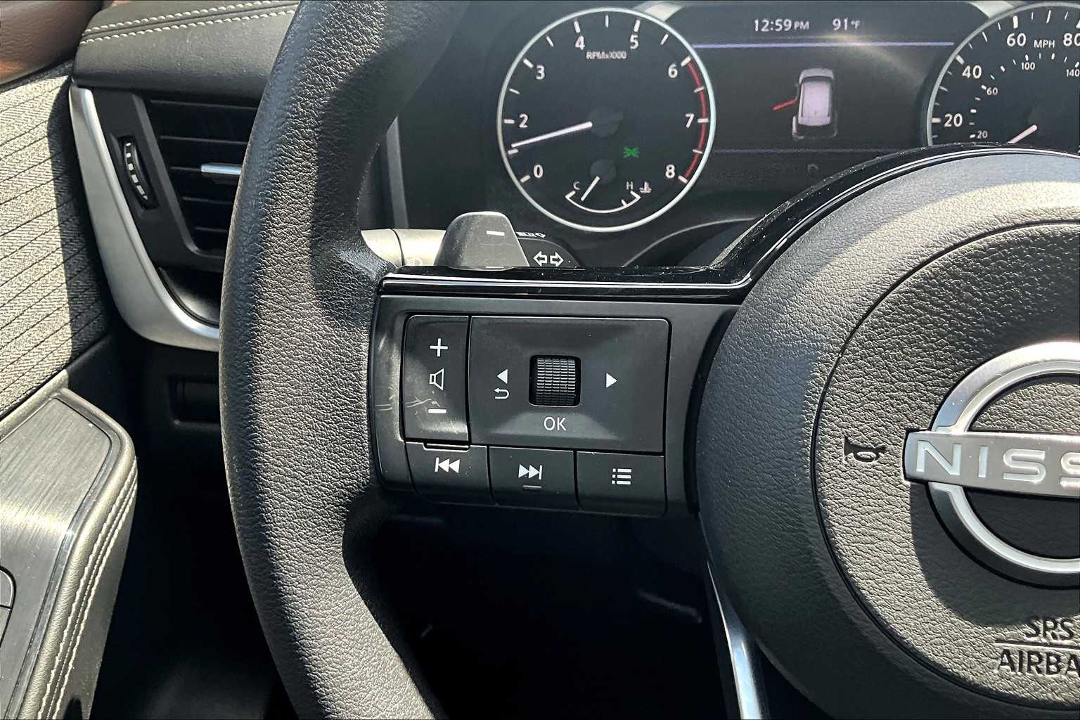 2023 Nissan Rogue SV photo 21