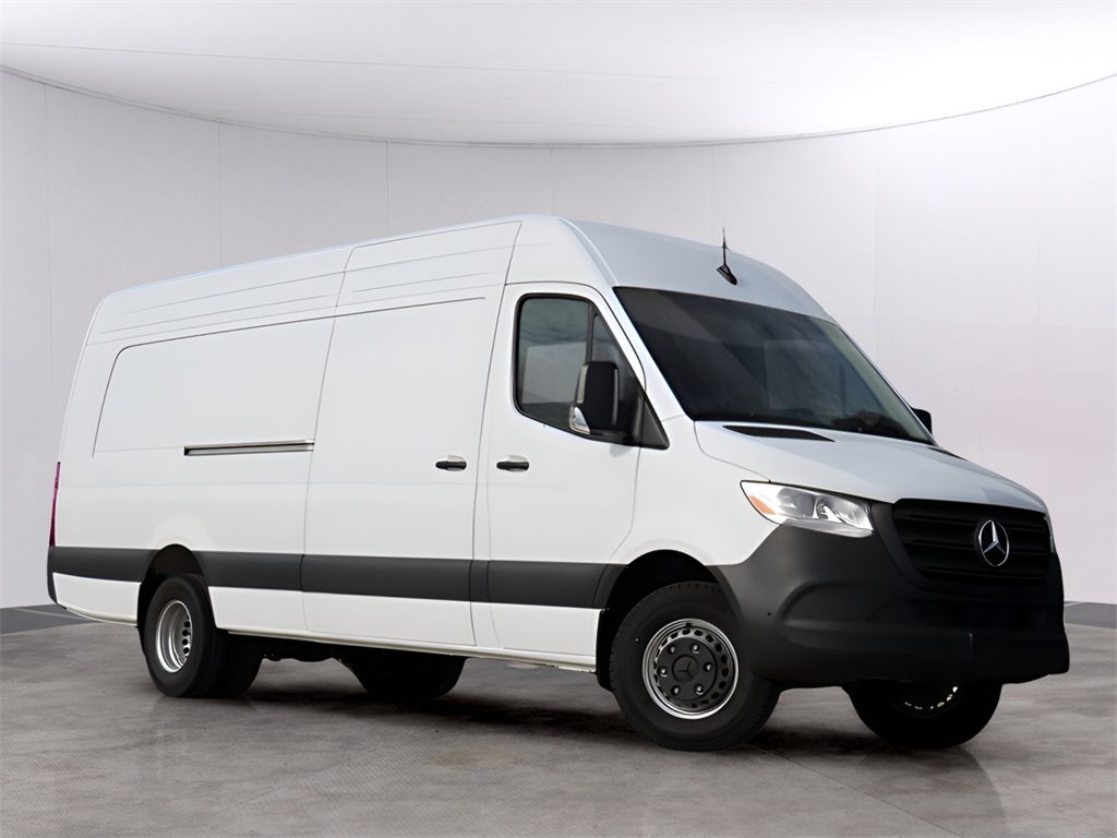 2024 Mercedes-Benz Sprinter Cargo Van Base's photo