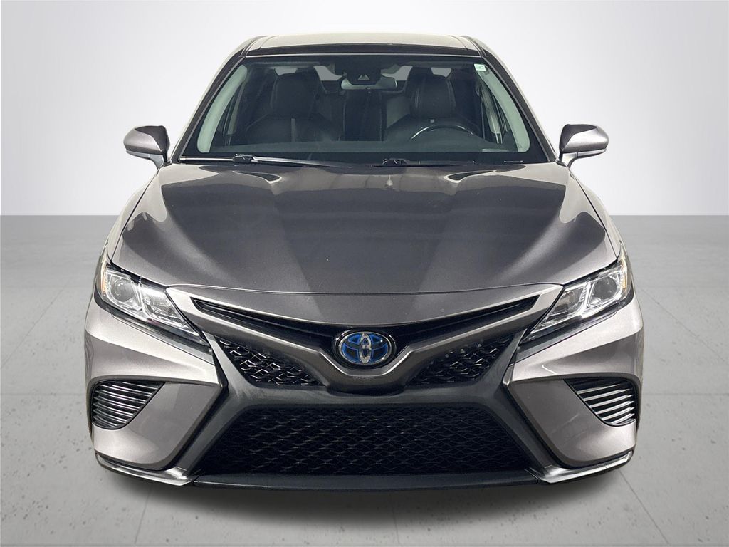 2020 Toyota Camry Hybrid SE photo 3