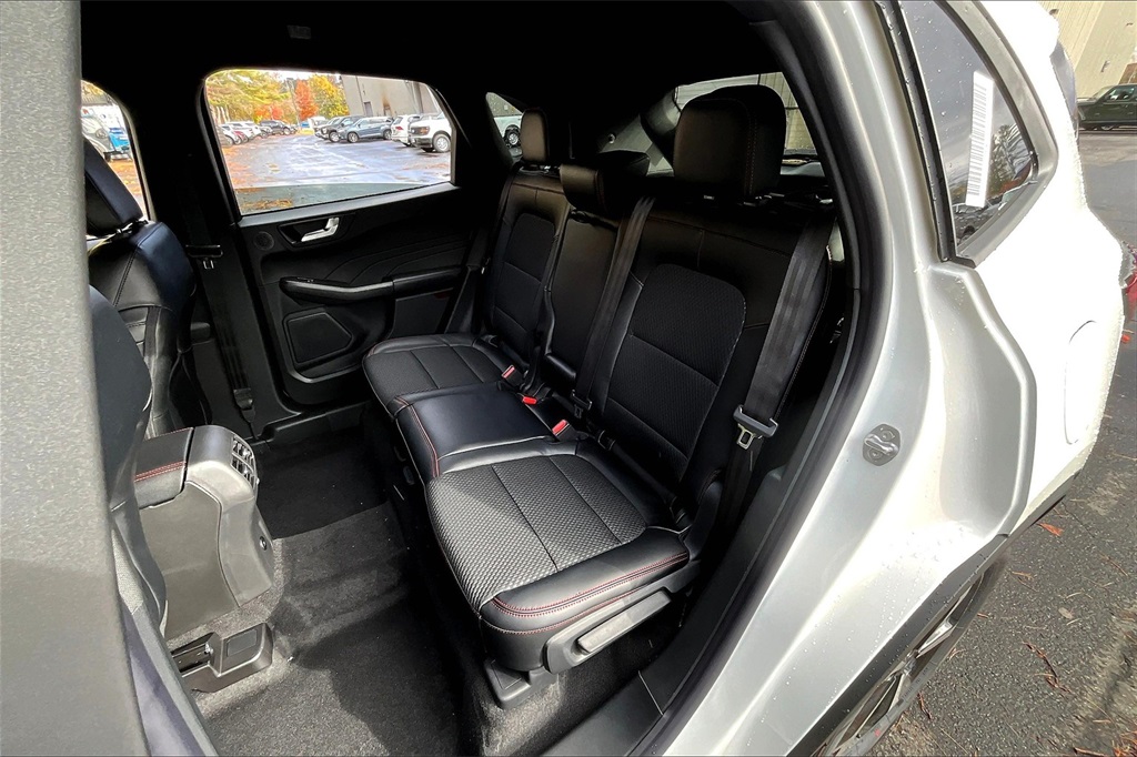 2025 Ford Escape Hybrid ST-Line Select photo 11