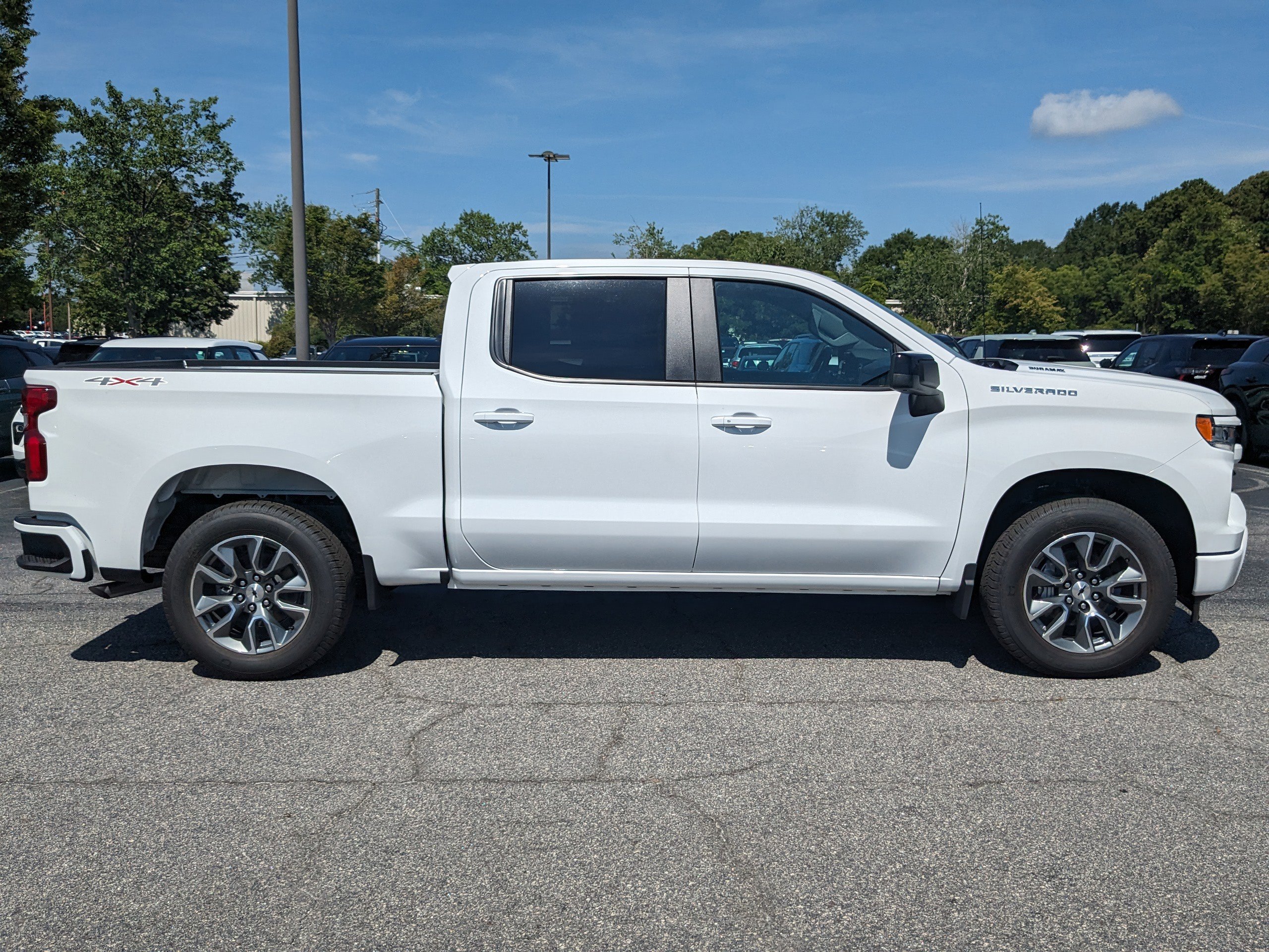 2025 Chevrolet Silverado 1500 RST photo 3