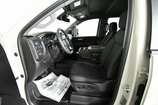 2026 Chevrolet Silverado 2500HD Custom photo 4