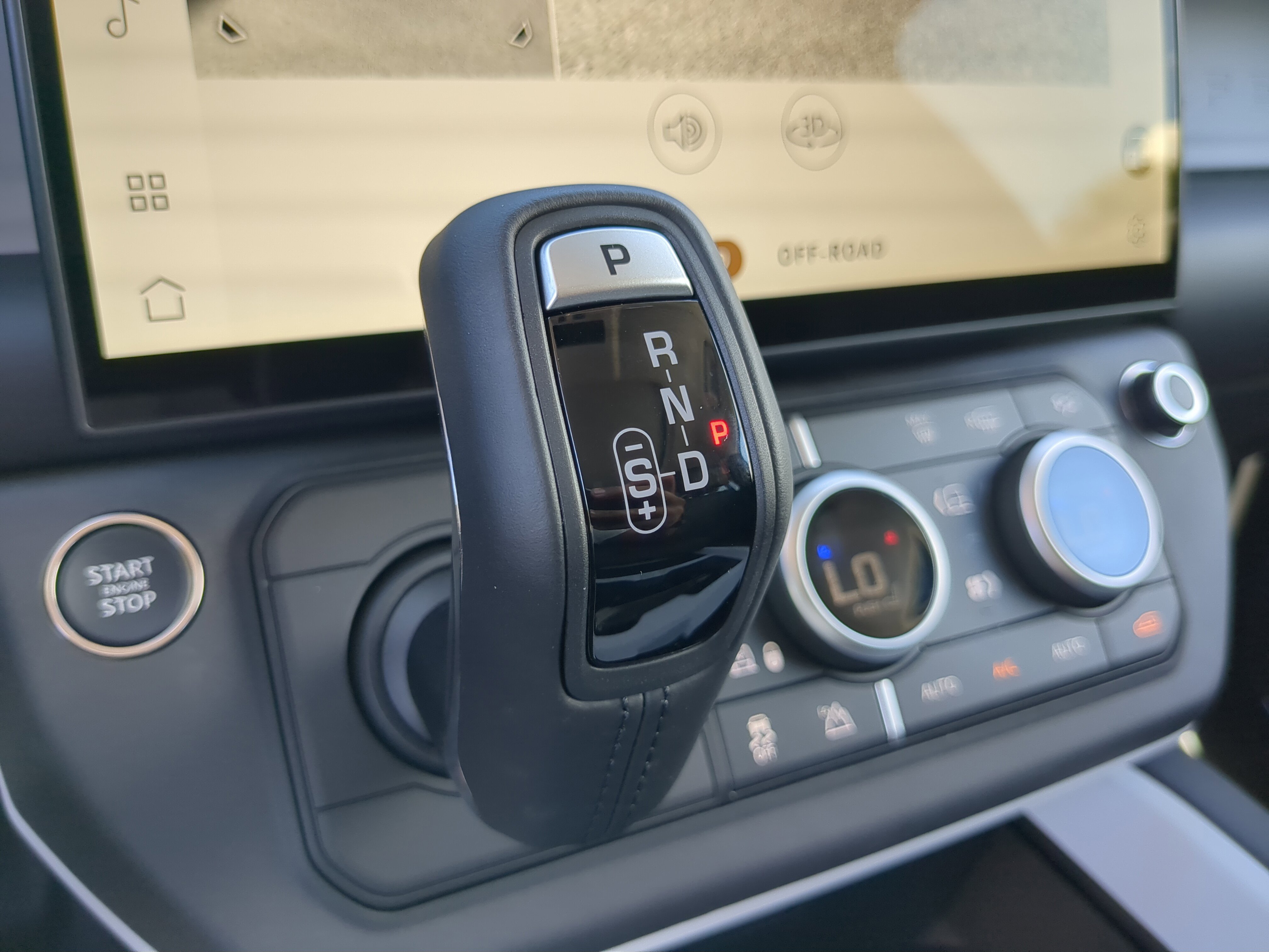 2026 Land Rover Defender 110 S photo 7