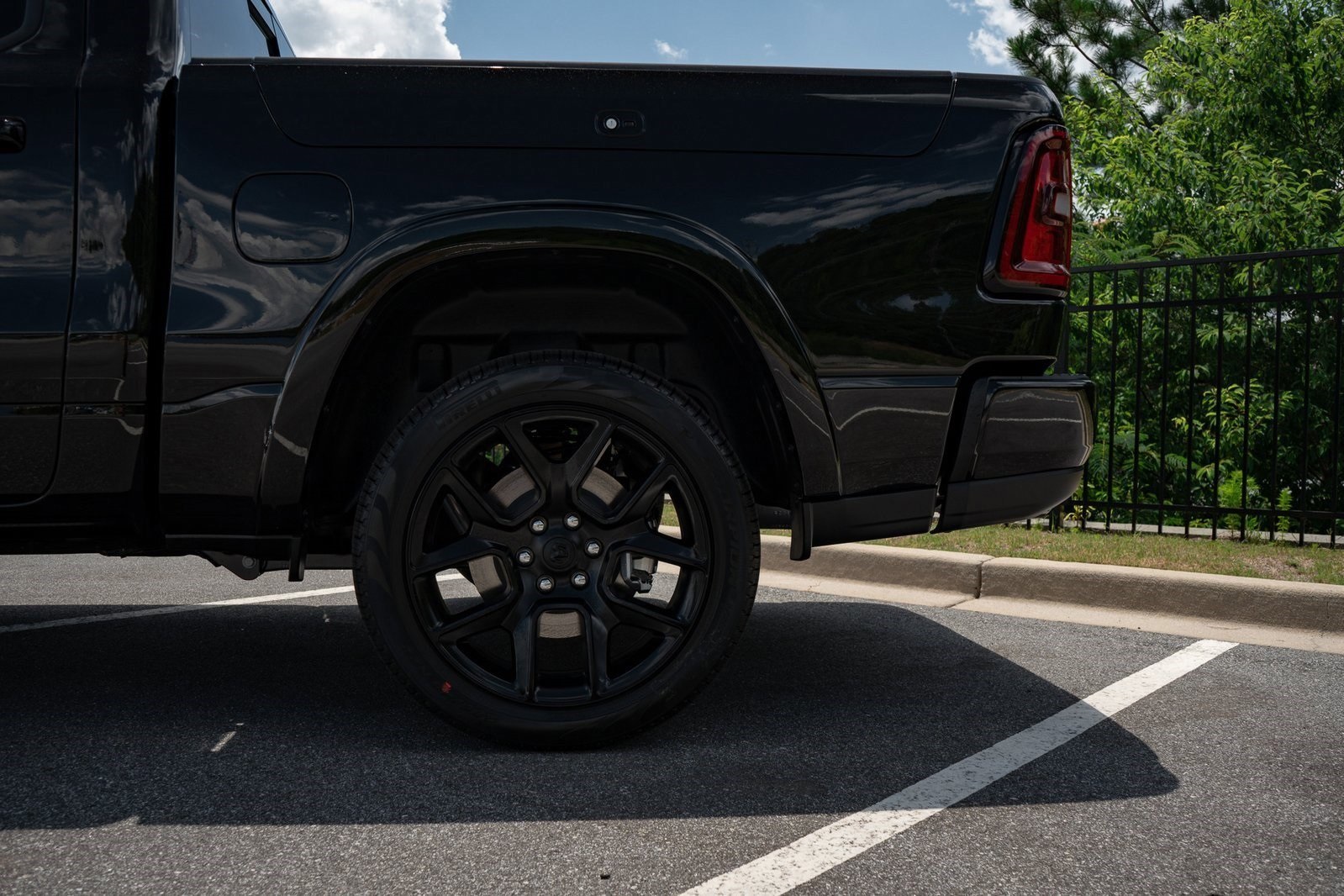 2025 Ram 1500 Laramie photo 4