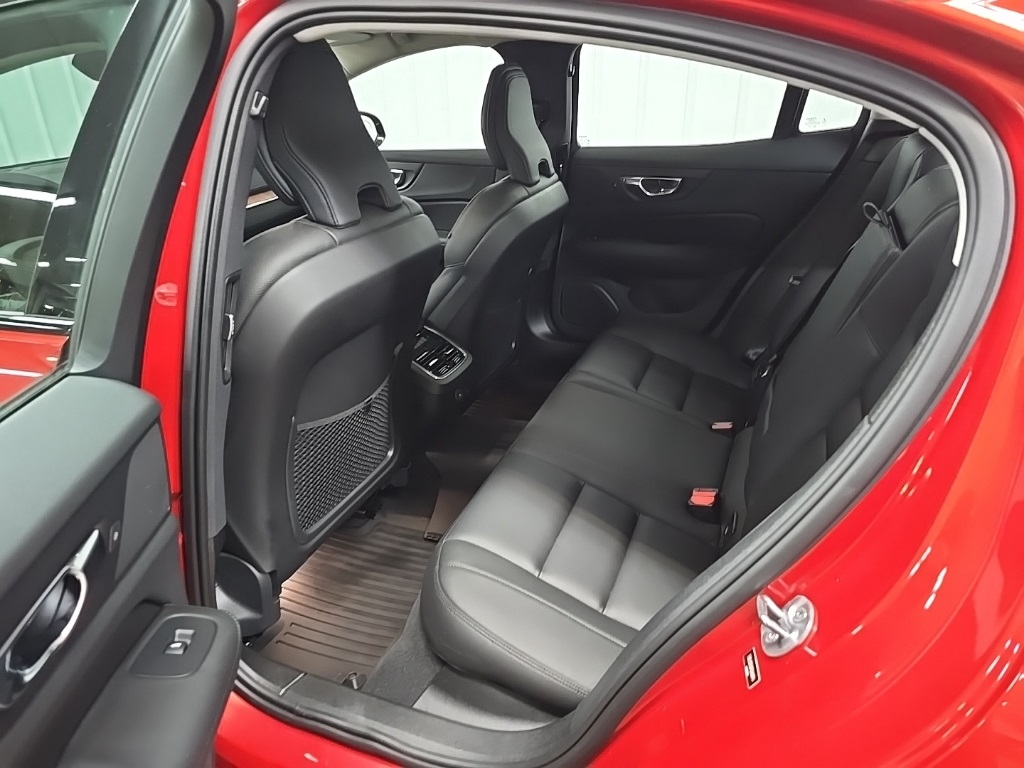 2023 Volvo S60 Ultimate photo 30