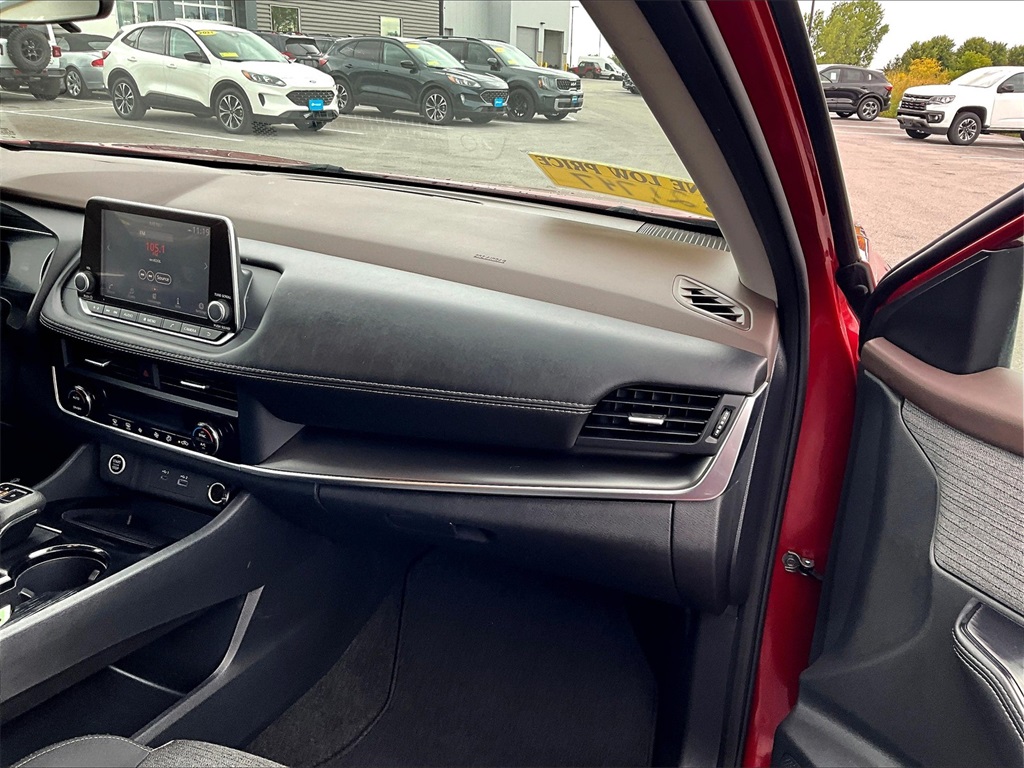 2023 Nissan Rogue SV photo 9