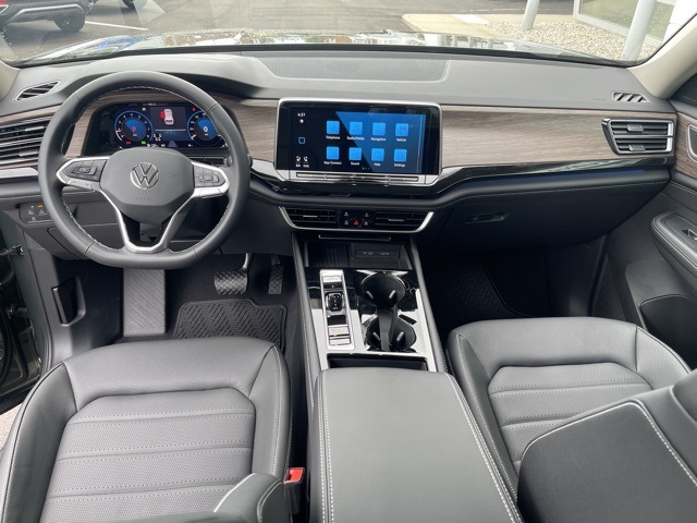 2025 Volkswagen Atlas SEL photo 22
