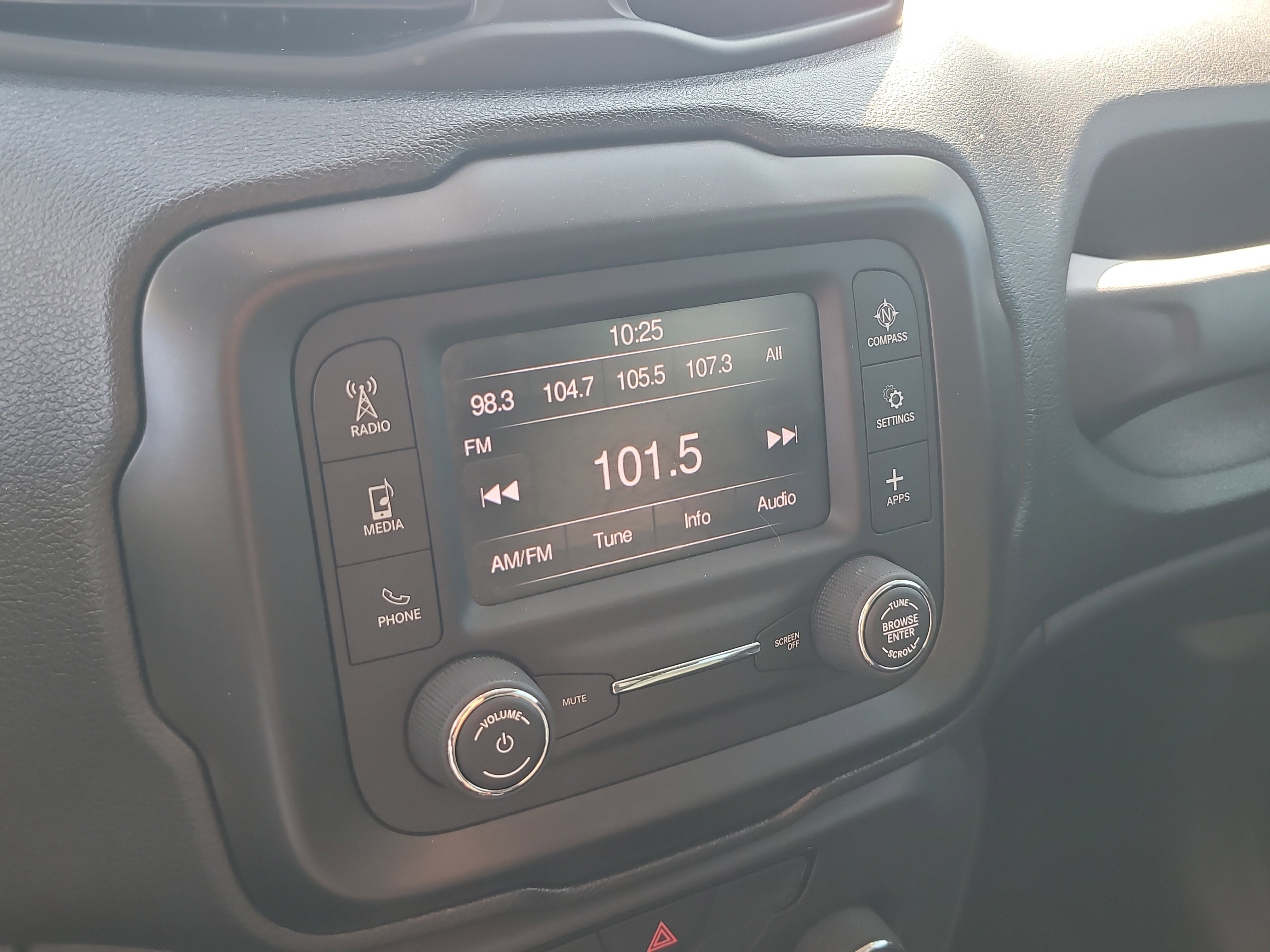 2020 Jeep Renegade Sport photo 3