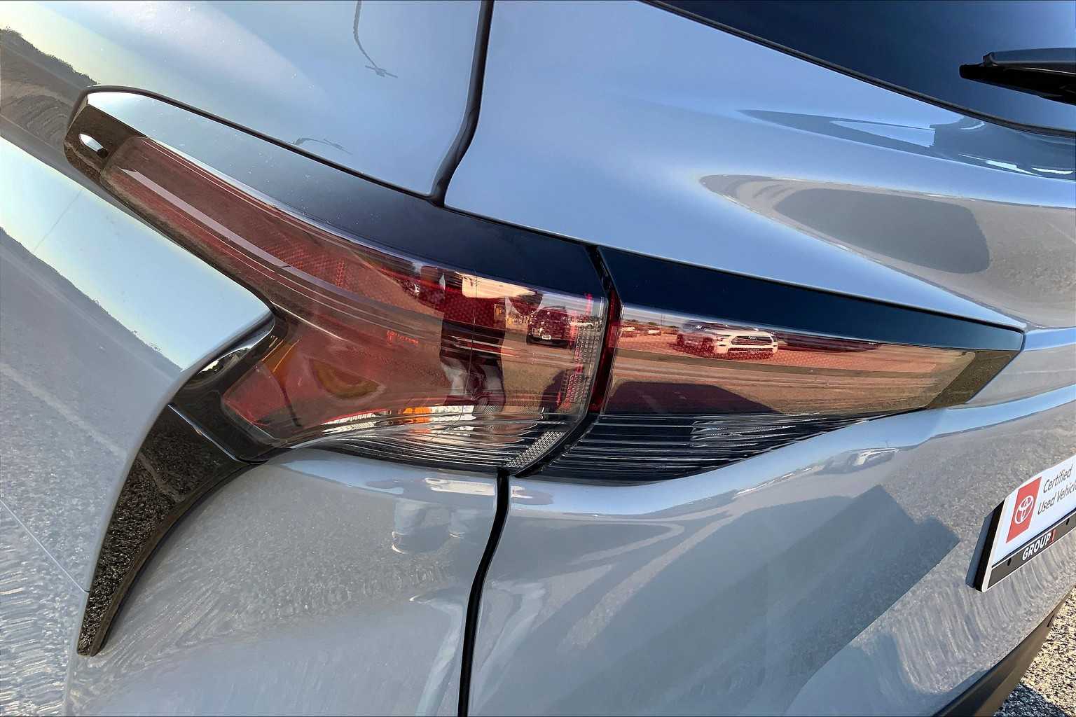 2023 Toyota Sienna Woodland Edition photo 27