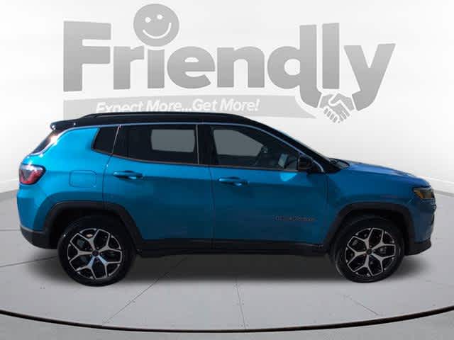 2025 Jeep Compass Limited photo 4