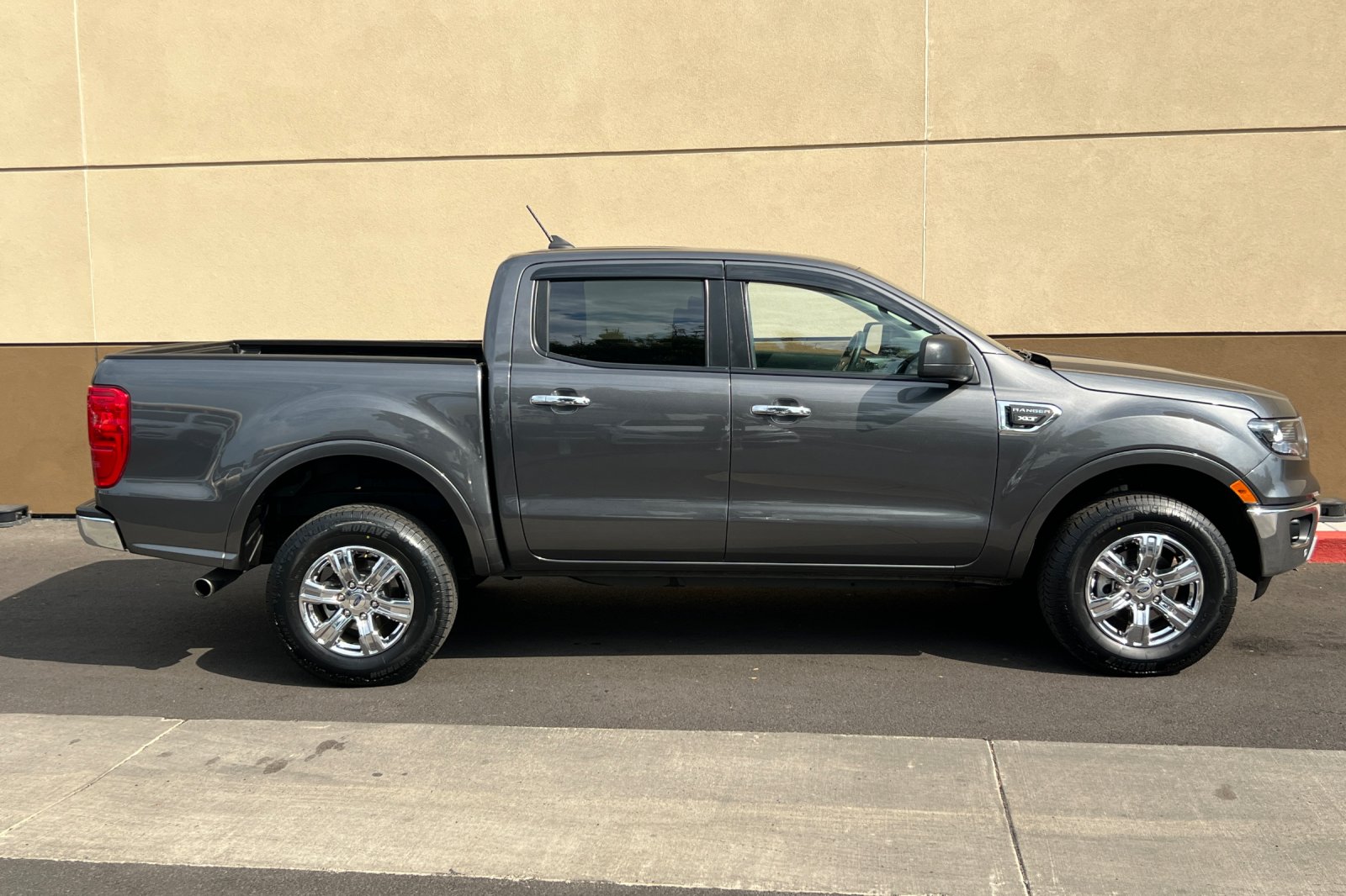 2019 Ford Ranger XLT photo 2
