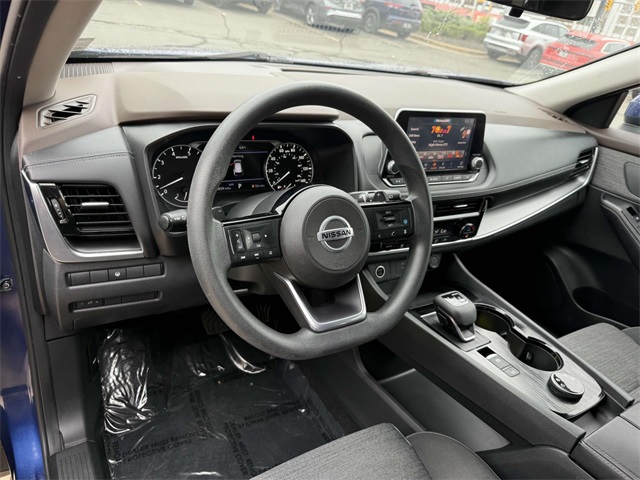 2021 Nissan Rogue SV photo 2