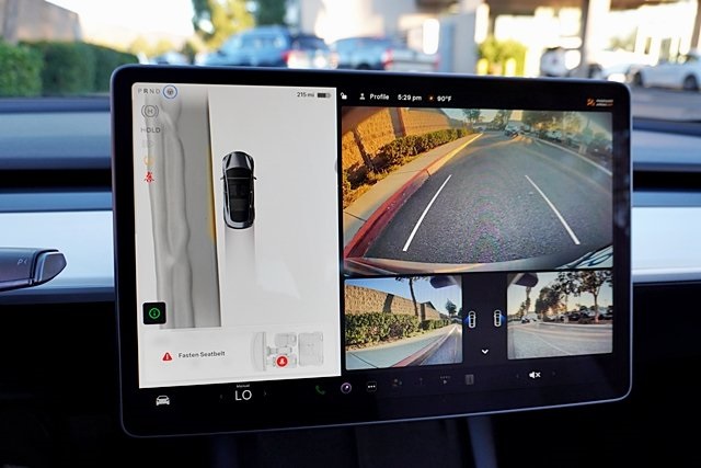 Used 2023  Tesla Long Range image 33