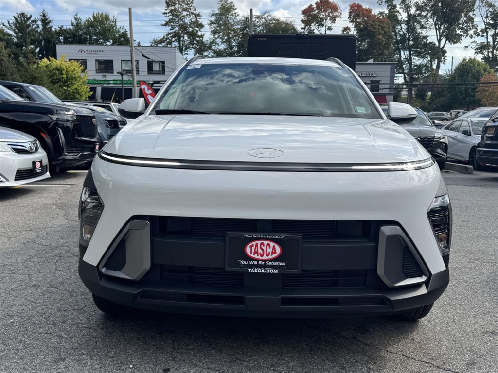 2025 Hyundai Kona SEL photo 2