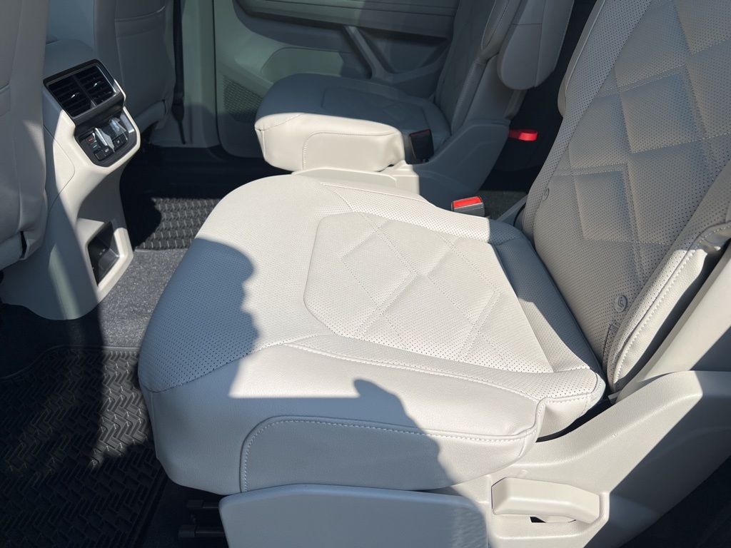 2026 Volkswagen Atlas SE Technology photo 14