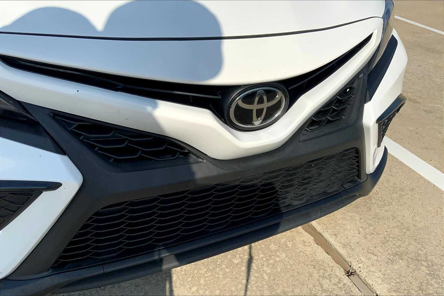 2022 Toyota Camry SE photo 26