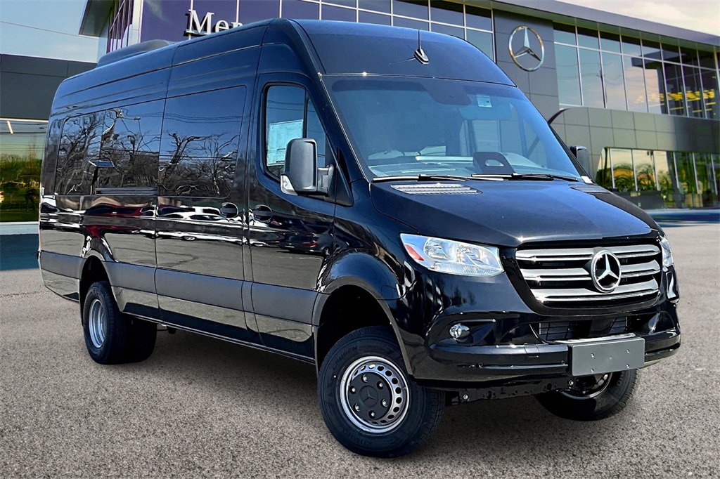 2025 Mercedes-Benz Sprinter Cargo Van Base's photo