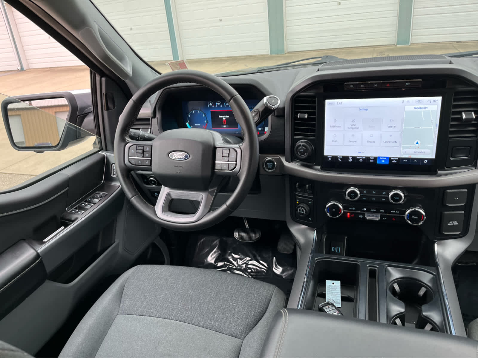 2024 Ford F-150 XLT photo 16