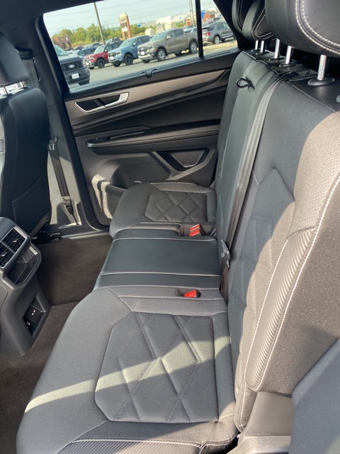 2024 Volkswagen Atlas Cross Sport SE Technology photo 30