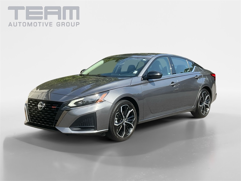 2024 Nissan Altima 2.5 SR photo 3