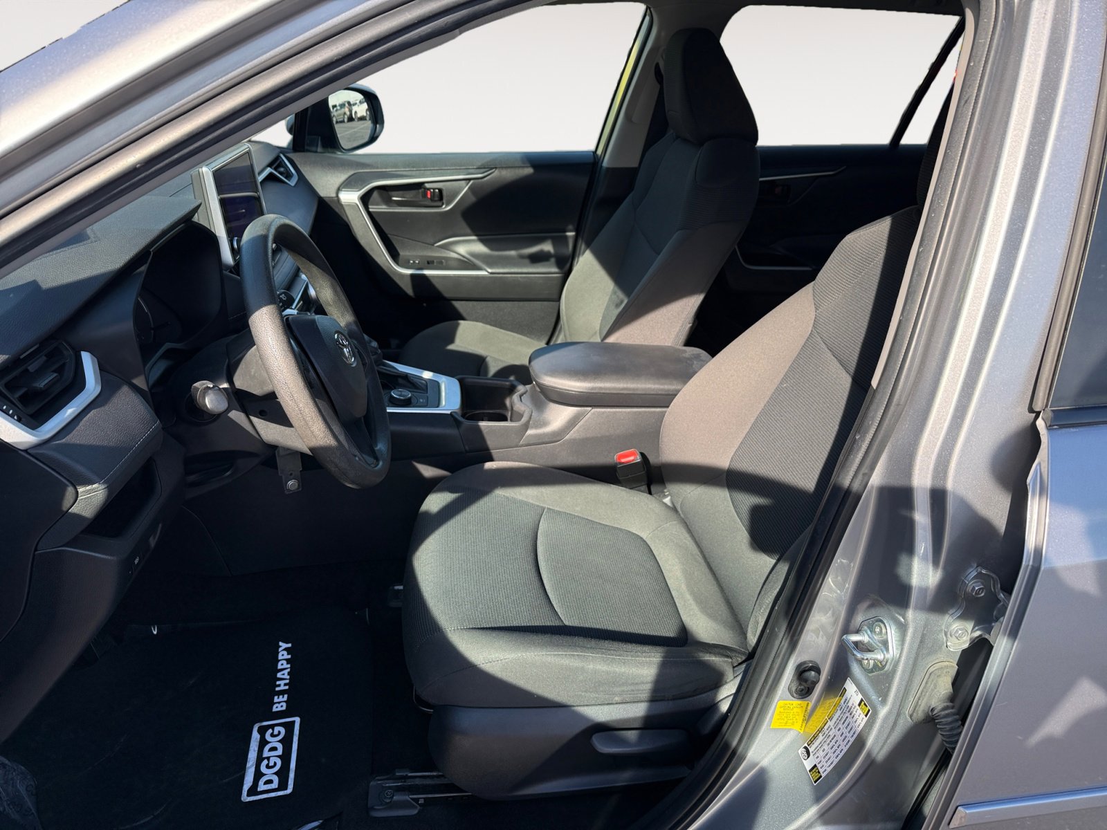 2023 Toyota RAV4 Hybrid LE photo 9
