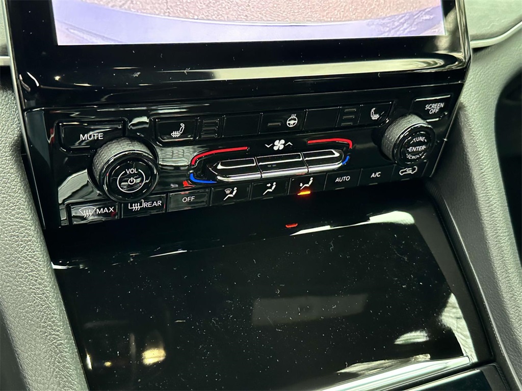 2025 Jeep Grand Cherokee Limited photo 3