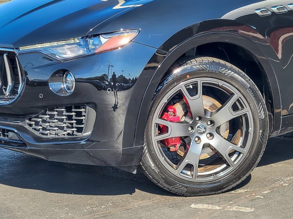 2021 Maserati Levante Base photo 3