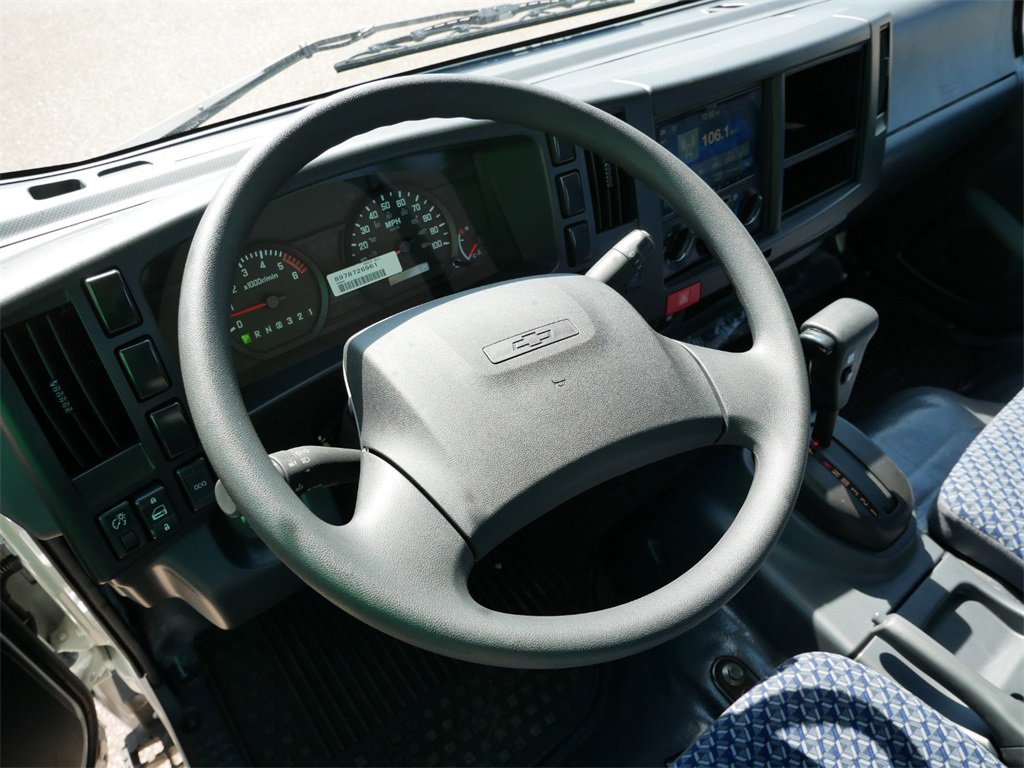 2025 Toyota RAV4 LE photo 6
