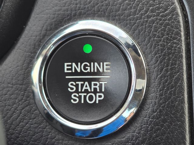 2017 Ford Fusion Energi Titanium photo 16
