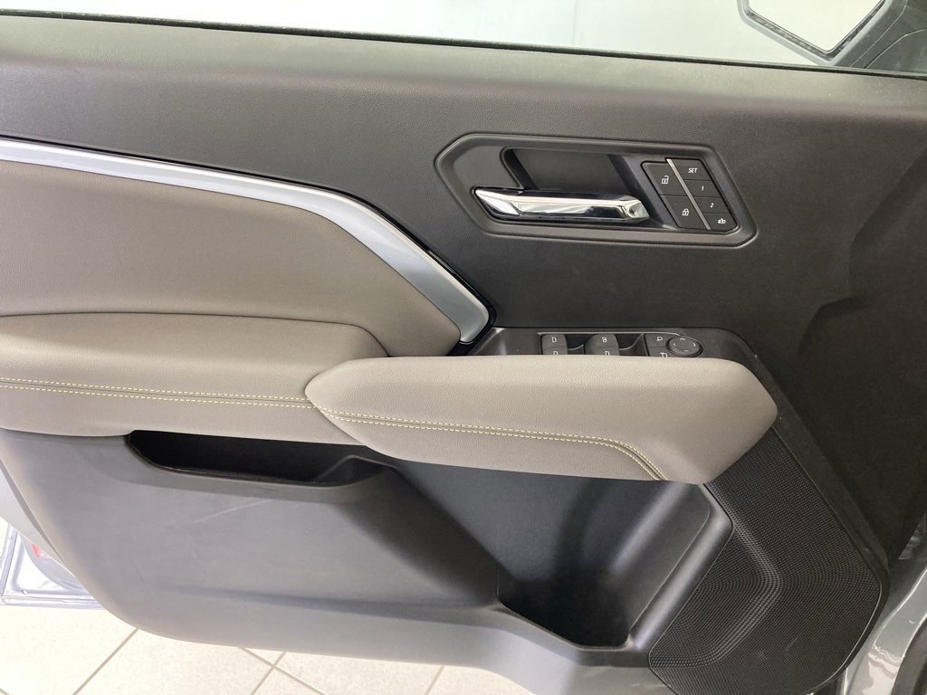 2025 Chevrolet Colorado ZR2 photo 11