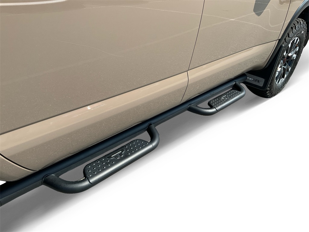2023 Nissan Titan PRO-4X photo 16