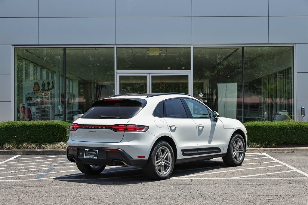 2024 Porsche Macan T photo 7