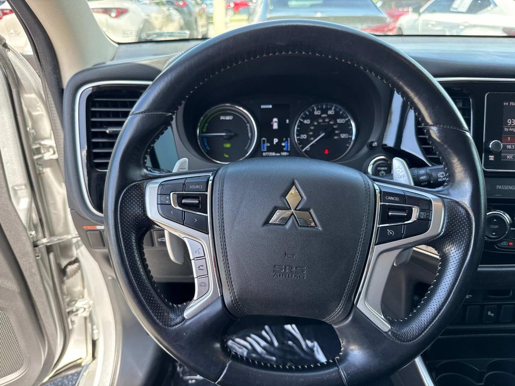 2018 Mitsubishi Outlander PHEV SEL photo 24